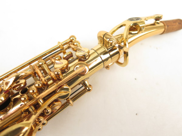 Saxophone soprano Yamaha YSS 675 verni gravé bocal courbe démontable (12)