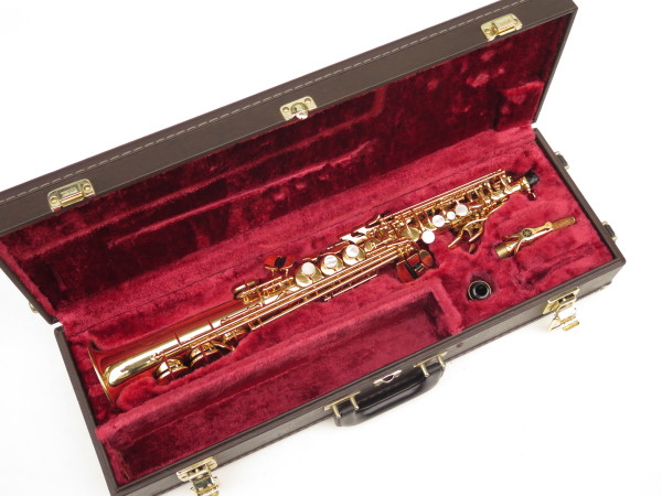 Saxophone soprano Yamaha YSS 675 verni gravé bocal courbe démontable (16)