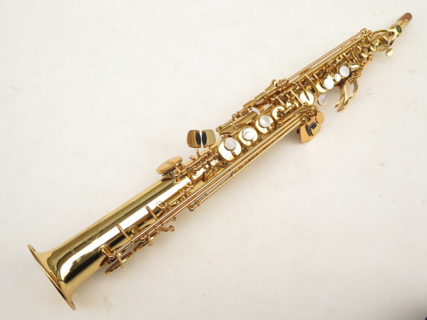 Saxophone soprano Yamaha YSS 675 verni gravé bocal courbe démontable (17)