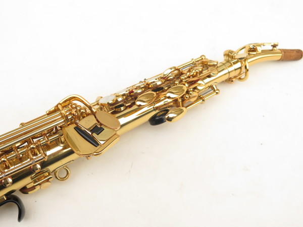 Saxophone soprano Yamaha YSS 675 verni gravé bocal courbe démontable (2)