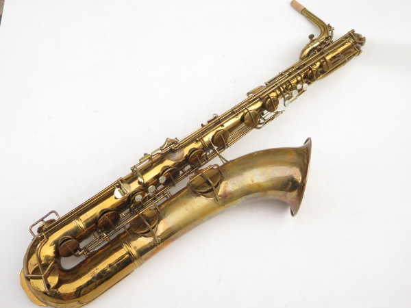 Saxophone baryton Conn transitionnel verni gravé (10)