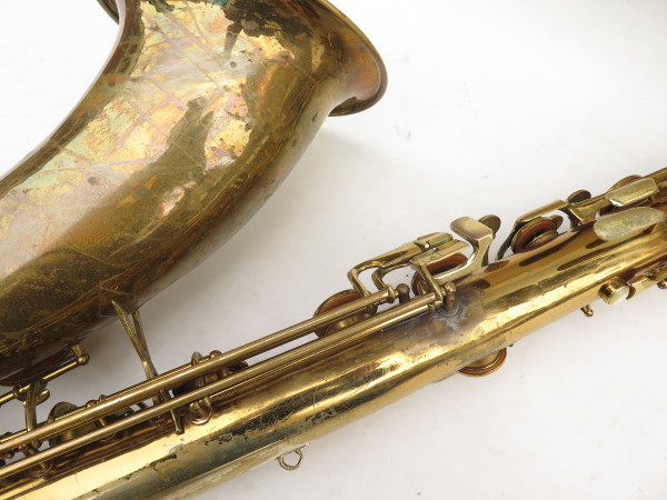 Saxophone baryton Conn transitionnel verni gravé (2)