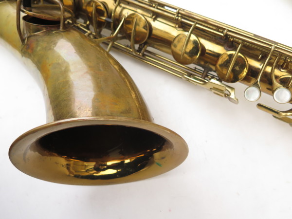 Saxophone baryton Conn transitionnel verni gravé (4)