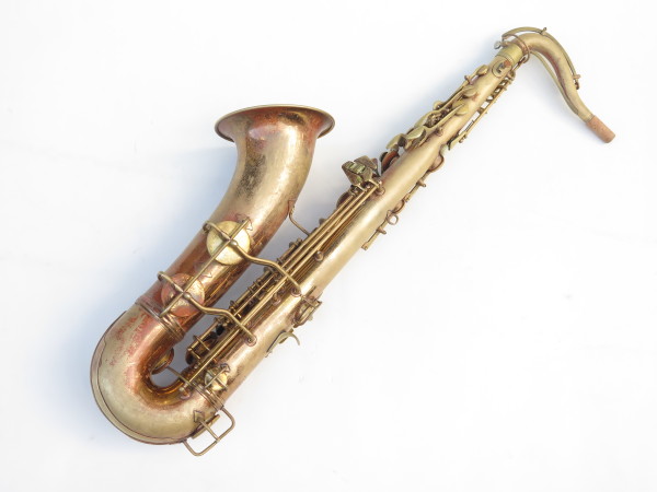 Saxophone ténor Conn transitionnel verni gravé (10)