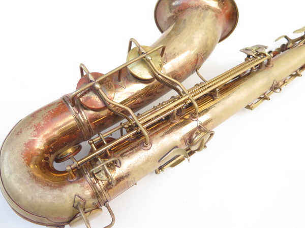 Saxophone ténor Conn transitionnel verni gravé (13)