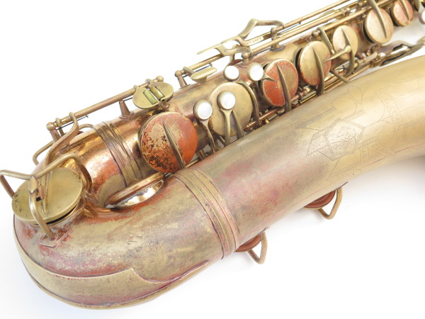 Saxophone ténor Conn transitionnel verni gravé (2)