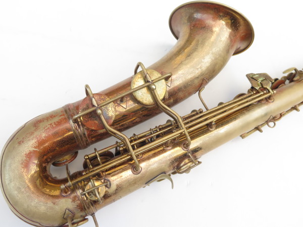 Saxophone ténor Conn transitionnel verni gravé (8)