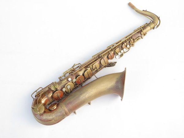 Saxophone ténor Conn transitionnel verni gravé (9)